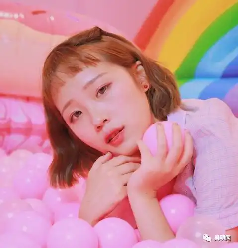 快手赵丽颖郑爽李圣经,西安迪丽热巴这波撞脸有点强大