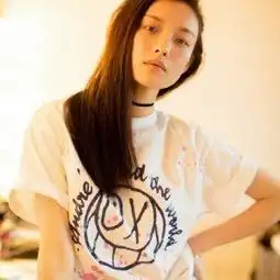 王大陆吃小孩,杨洋还吃电器,明星拍照pose套路多