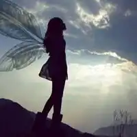 求姐妹头像,要黑白系的伤感的不带字的,两张一对越多越好