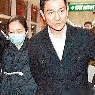 她曾当选马来选美小姐,为爱隐藏23年,被刘德华疼爱了一辈子
