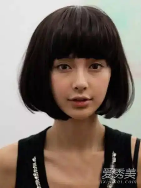 娜娜整洁的刘海真的很辣现在流行剪郑爽一样的刘海