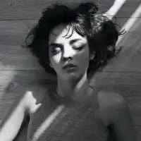 不看就是脑瘫女