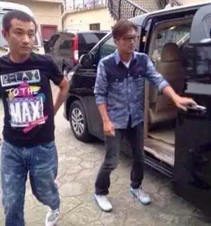 文章低调筹复出与谢霆锋自拍心情好组图