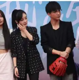 我们的少年时代里李小璐喜欢薛之谦吗