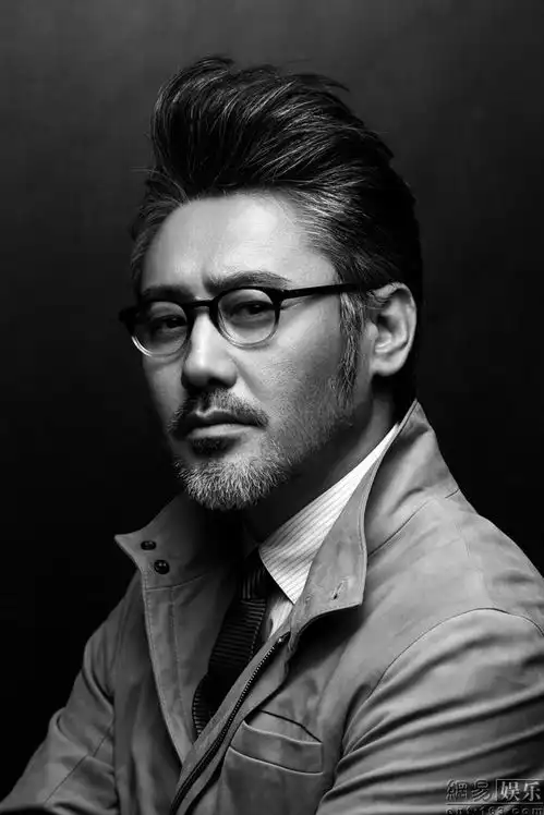 吴秀波黑白大片