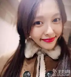 范冰冰雷锋帽个性时髦杨幂范冰冰深色唇妆好美