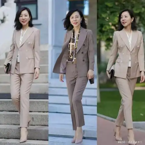 今秋学会西装成套穿50岁女人更有精气神