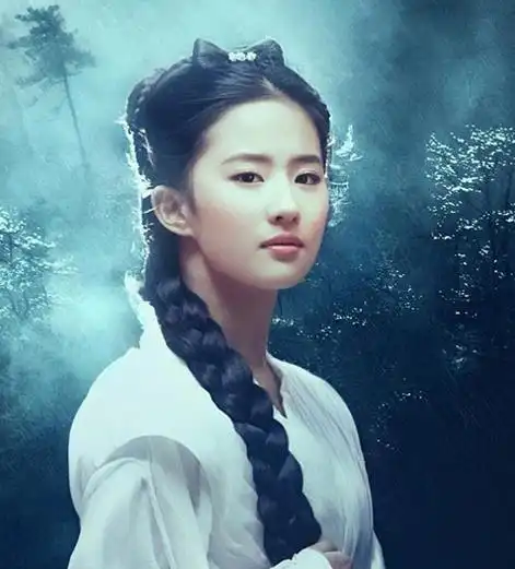 刘亦菲陪妈妈素颜逛街享受假期时光,依旧气质超群