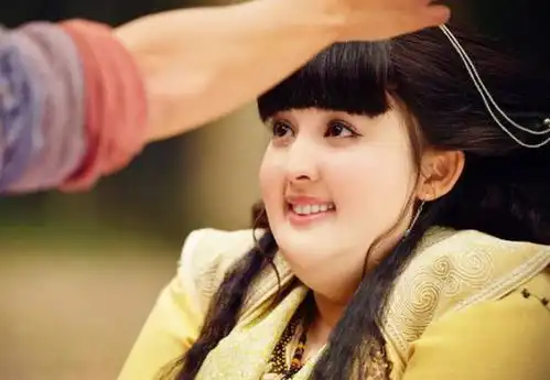 演过胖子的四位明星前三位都靠化妆,唯独这位影视天后是真人