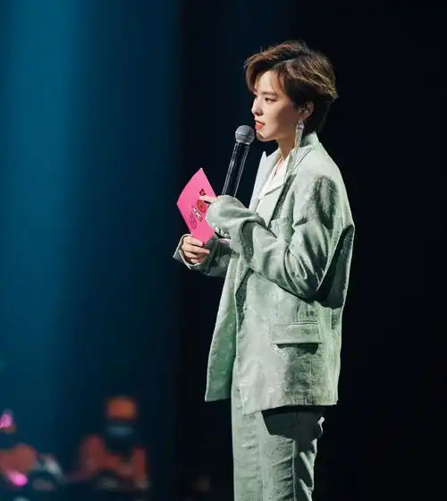 10位火箭少女成员,五位帅气,三位仙气,吴宣仪杨超越成最美