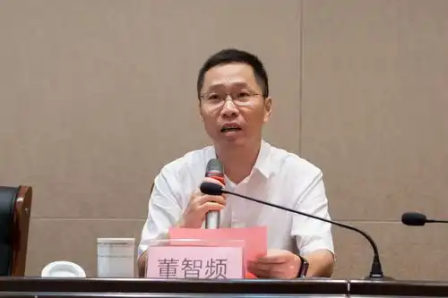 争当一心为公实干苦干的好班长开发区开展村党组织书记第一书记培训