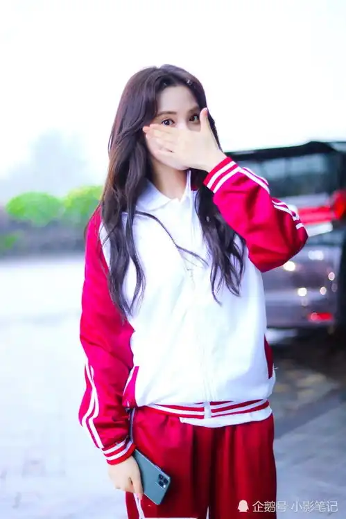 彭小苒再现古装,红衣小枫转变为白衣侠女,新剧蓝衣造型更惊艳