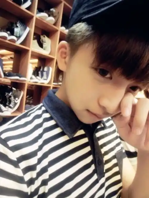 有谁知道这个是谁吗是网络红人吗