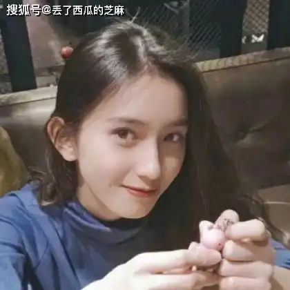 搞笑段子老板,你能别看我吗我第一天上班,有点紧张