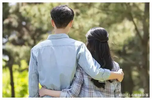 姐弟恋的甜蜜与压力如何跨越年龄的鸿沟