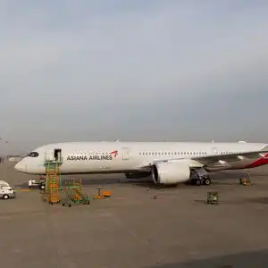 韩国韩亚航空一客机起飞时发动机异常有乘客称发动机冒火花