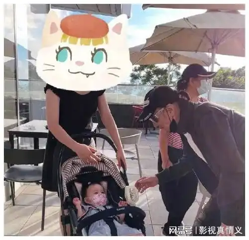 86岁谢贤在香港被偶遇,见到婴儿爱心泛滥,热情逗娃却把孩子弄哭