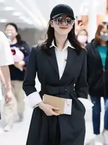 最受男性喜爱的8位女星,她们的穿搭其实很简单