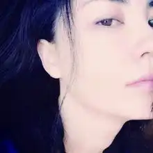 王菲隔空慰问谢霆锋不忍心提醒你注意左眼