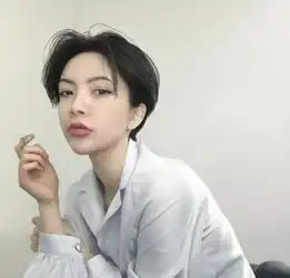 天气热来款超短发吧