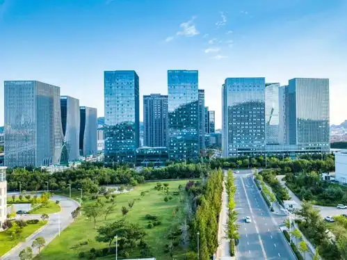 青岛日报访崂山区委书记孙海生再次创业是一个历史性的抉择
