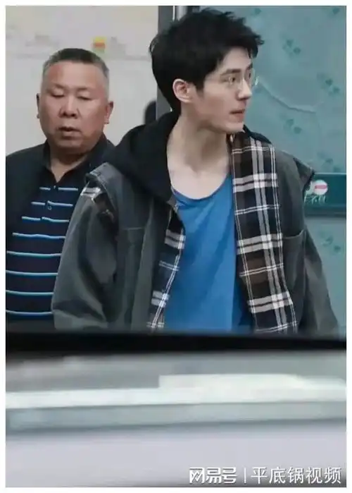 刘昊然与周冬雨分手后颜值回春,那种少年感又回来了,好帅