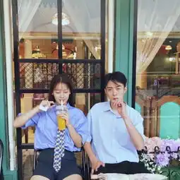 90后最潮微信幸福情侣头像青春也是一场远行