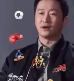 谢楠爆料吴京是孩子王,带5岁儿子吴所谓在国外求雨,姿势很逗