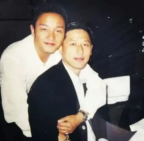 霸占哥哥骨灰,带新男友住张国荣房子,唐鹤德人设已彻底崩塌