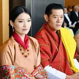 38岁不丹公主美得清新脱俗绿衣配条纹裙太惊艳,比王后更加动人