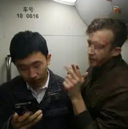 老外在北京地铁打中国人画面曝光,外国人资料背景是多牛