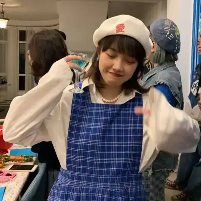 季清可可爱爱的甜妹头像
