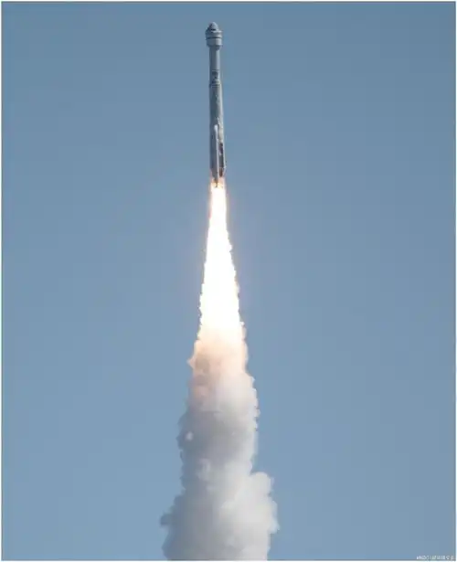 波音星际客机飞船发射升空