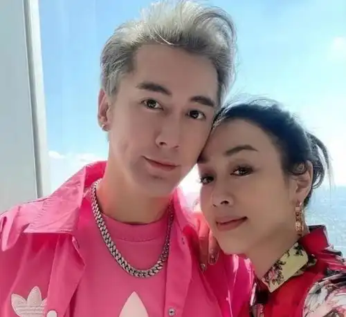 钟丽缇直播跳操,网友看完她衣服和身材后吐槽这样还教别人减肥