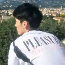 一对两张时尚魅力情头.不看路人qq情侣头像我要个性网