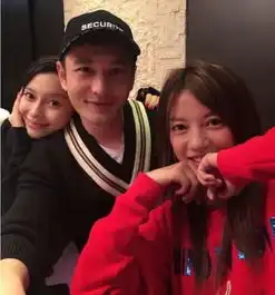 黄晓明baby赵薇三人同框,画面异常尴尬,网友都太心疼赵薇了