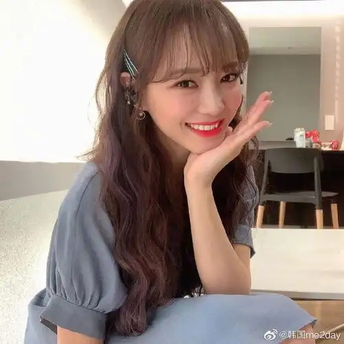 组图金世正托腮灿笑甜美可人与康美娜同框引ioi回忆杀
