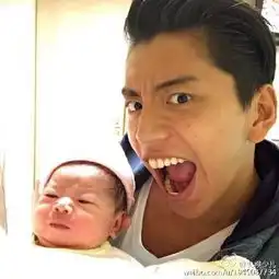 吴亦凡易烊千玺周杰伦陈伟霆盘点娱乐圈男明星如何花式抱宝宝