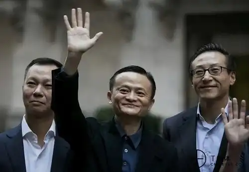 阿里市值蒸发4万亿后,马云蔡崇信开始抄底
