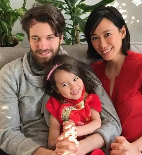 黄百璐结束10年异国婚姻,与丈夫分居已2年,现开始尝试新恋情