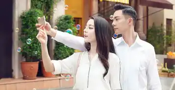 迪丽热巴陈伟霆情侣装亮相,粉丝直喊同框太甜,热巴我憧憬婚姻