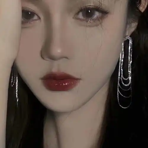 精选女头今天的可爱也营业了