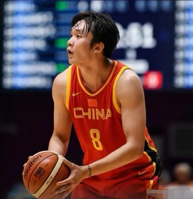 cba得分王最强mvp小丁现身,姚明亲自讲话,中国篮球还要拿奖牌