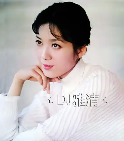 43张老照片,记录美人龚雪的四季风采,天然大美女,浓妆淡抹总相宜
