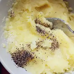 香辣鱿鱼烤土豆泥的做法香辣鱿鱼烤土豆泥怎么做好吃香辣鱿鱼烤土豆泥家常做法大全豆果美食