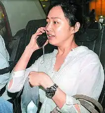 刘德华朱丽倩隐身朱父丧礼疑似小华仔现身
