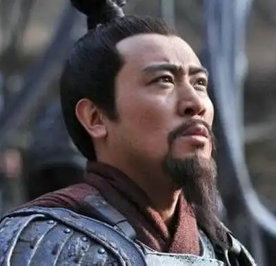 易中天说刘备五易其主,为何他没被骂五姓家奴,你认为怎么看