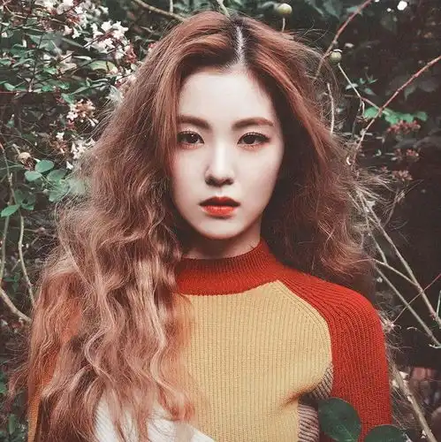 韩网热议不像这世间存在的自体发光美貌