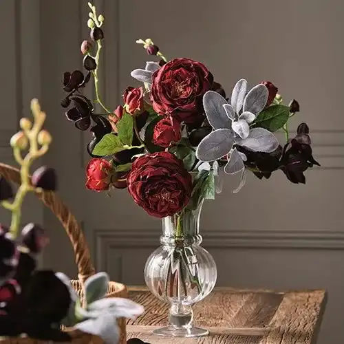 在大自然中学习花艺的她,从家庭主妇变成了知名的花艺师