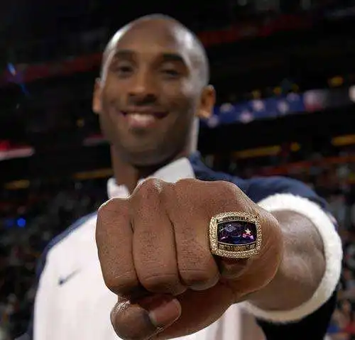 科比到底有多偏执夜晚沙漠骑行60公里,与人单挑要打100个球